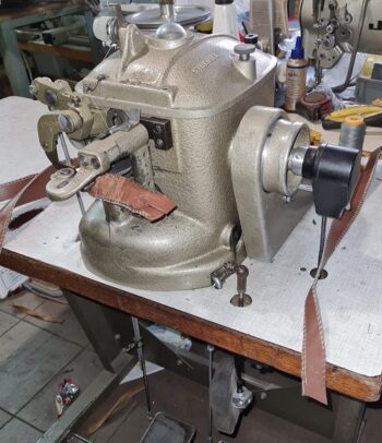 STROBEL 141-23 Cucitrice a piattelli con separatore